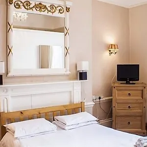 2* Hotel The Queensbury