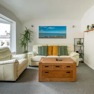 & - Group Or Family Fun Hove